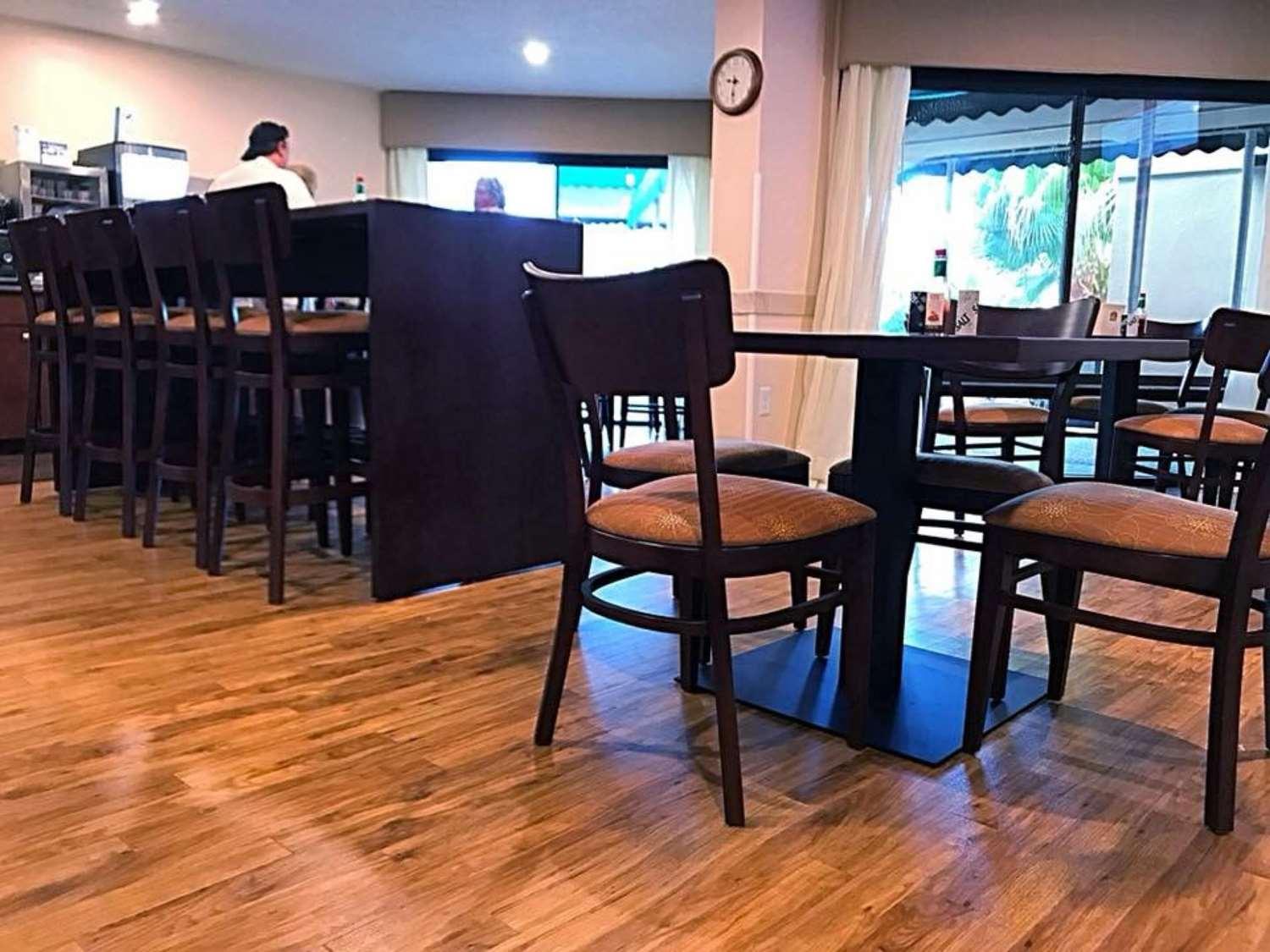Best Western Oak Manor Biloxi Exterior photo